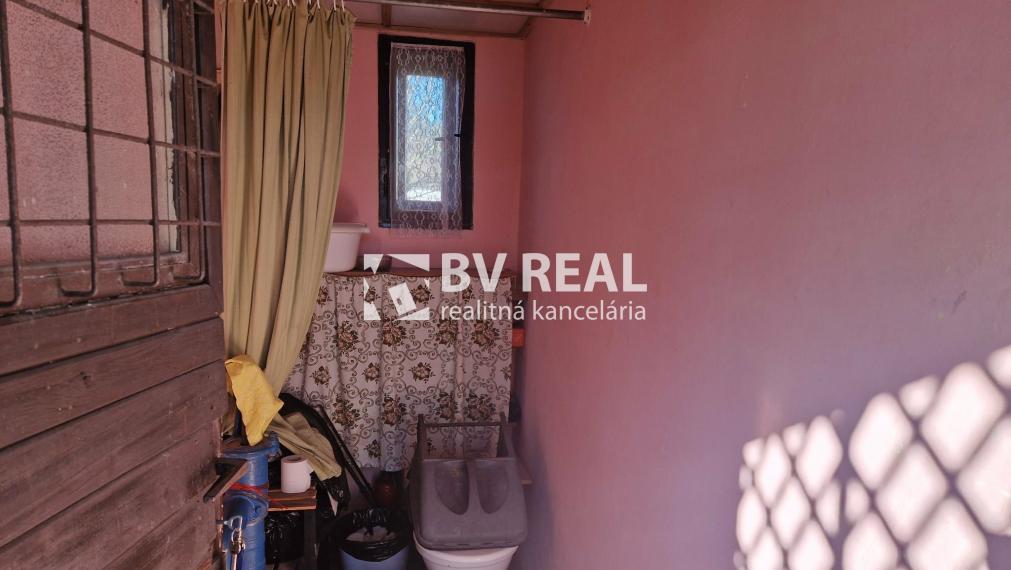BV REAL Na predaj murovaná chata so záhradou Nováky FM2364