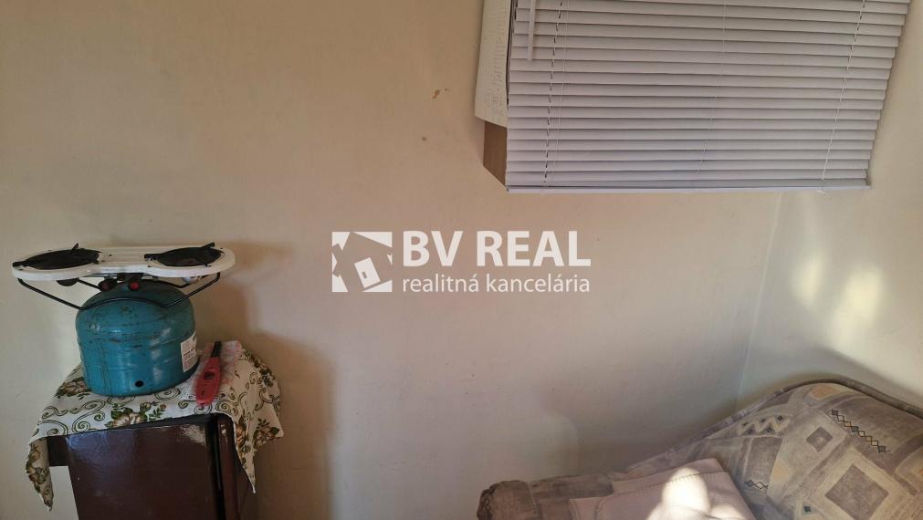 BV REAL Na predaj murovaná chata so záhradou Nováky FM2364
