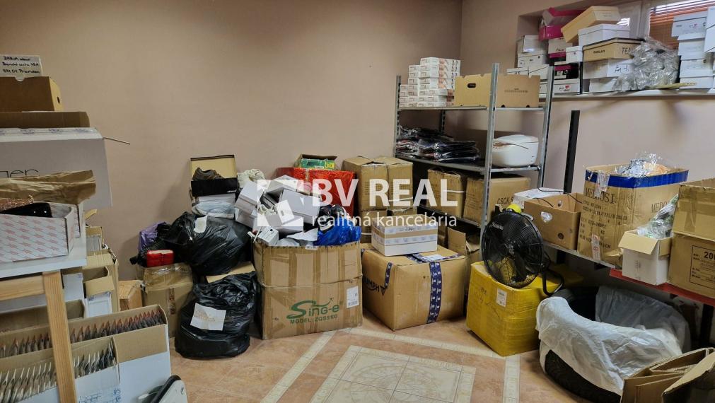 BV REAL Na prenájom polyfunkčná budova Prievidza FM2365