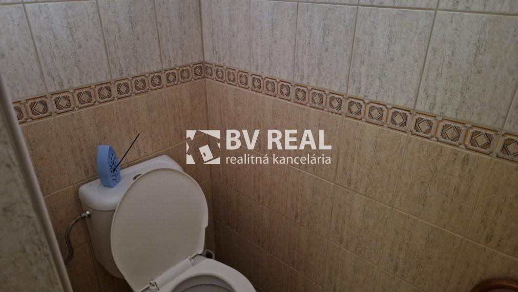 BV REAL Na prenájom polyfunkčná budova Prievidza FM2365