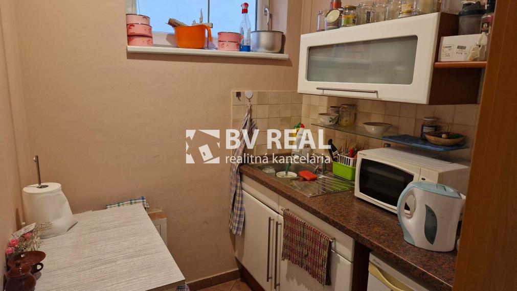 BV REAL Na prenájom polyfunkčná budova Prievidza FM2365