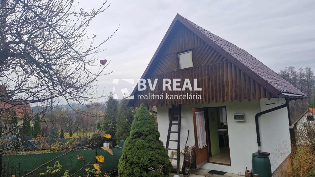 BV REAL Na predaj murovaná chata a záhrada Lutila FM2366