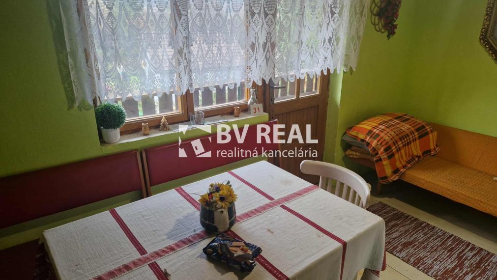 BV REAL Na predaj murovaná chata a záhrada Lutila FM2366