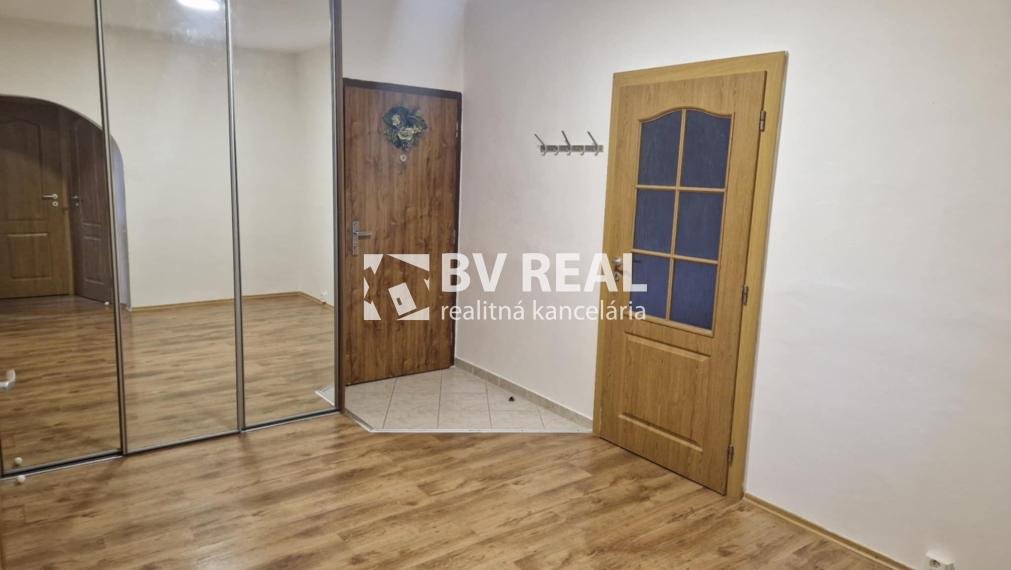 BV REAL Na predaj 4 izbový byt Handlová FM2176