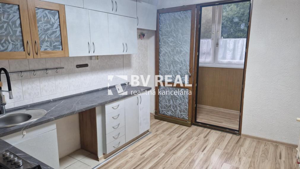 BV REAL Na predaj 4 izbový byt Handlová FM2176