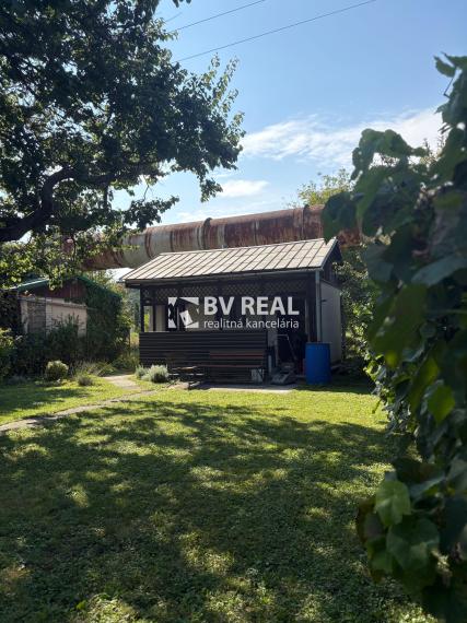 BV REAL Na predaj murovaná chata so záhradou Nováky FM2364