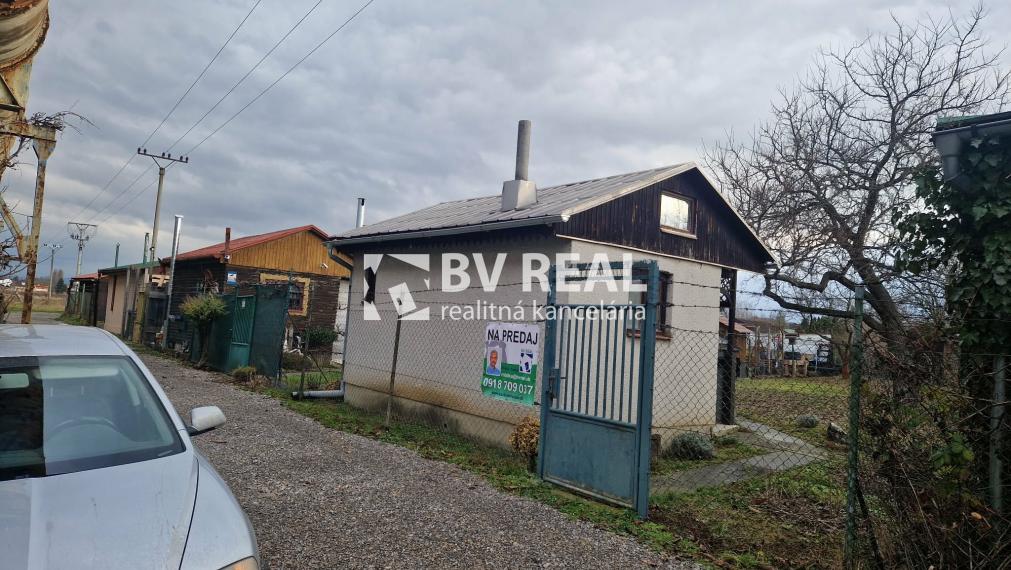 BV REAL Na predaj murovaná chata so záhradou Nováky FM2364