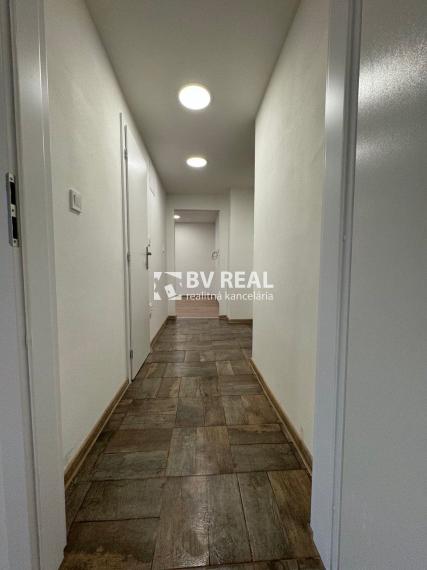 BV REAL Na prenájom 3 izbový byt Handlová FM2305