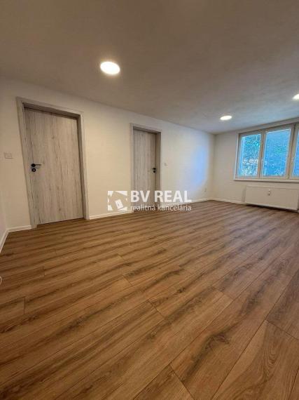 BV REAL Na prenájom 3 izbový byt Handlová FM2305