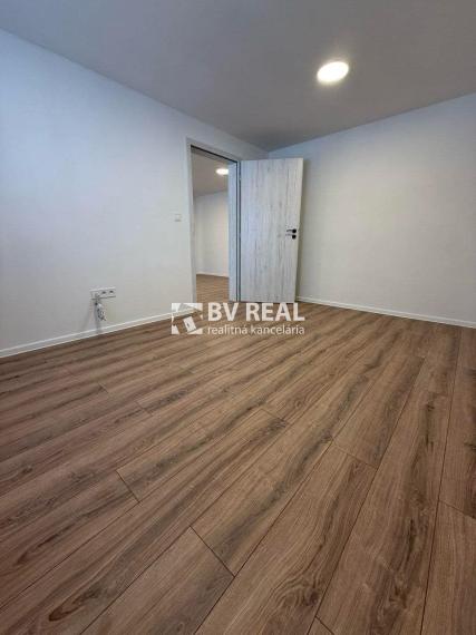 BV REAL Na prenájom 3 izbový byt Handlová FM2305