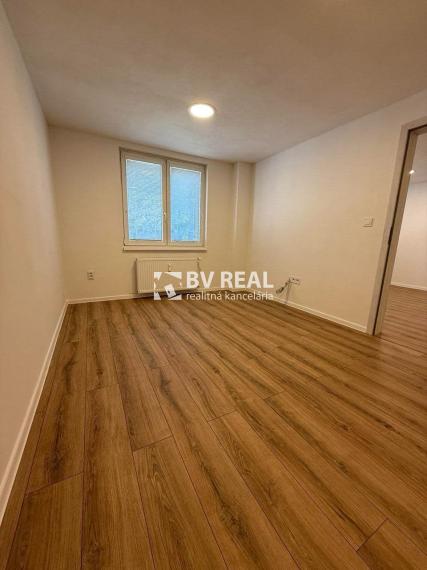 BV REAL Na predaj 3 izbový byt Handlová FM2258