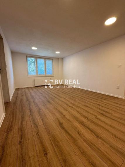 BV REAL Na predaj 3 izbový byt Handlová FM2258