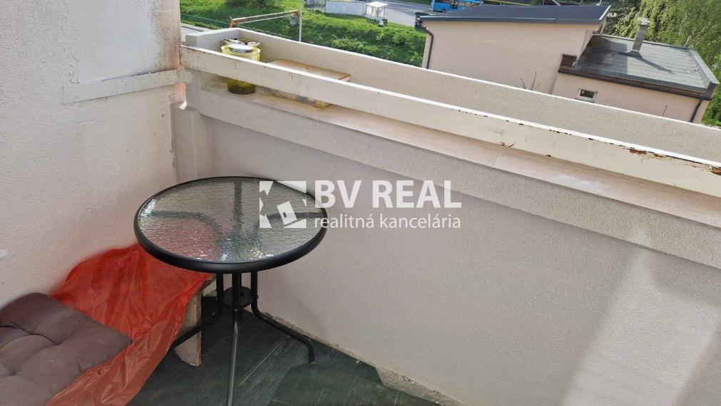 BV REAL na predaj prerobený 2 izbový byt Handlová FM2142