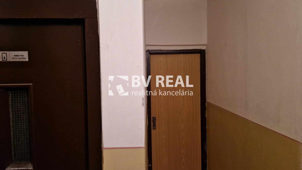 BV REAL na predaj prerobený 2 izbový byt Handlová FM2142