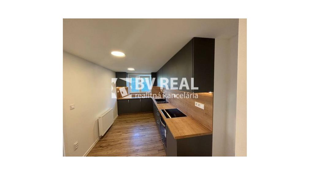 BV REAL Na prenájom 2 izbový byt Handlová FM2177