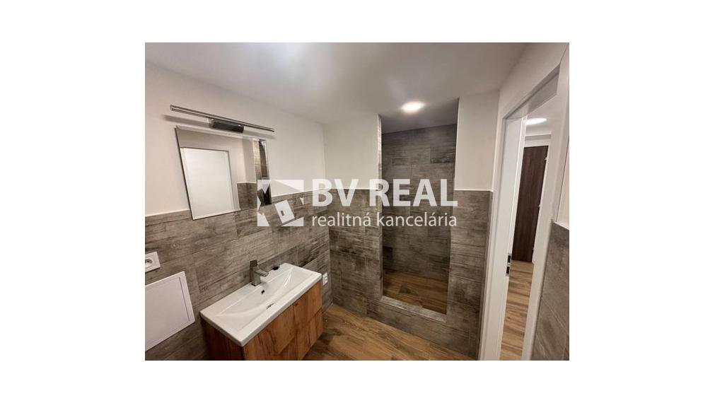 BV REAL Na prenájom 2 izbový byt Handlová FM2177