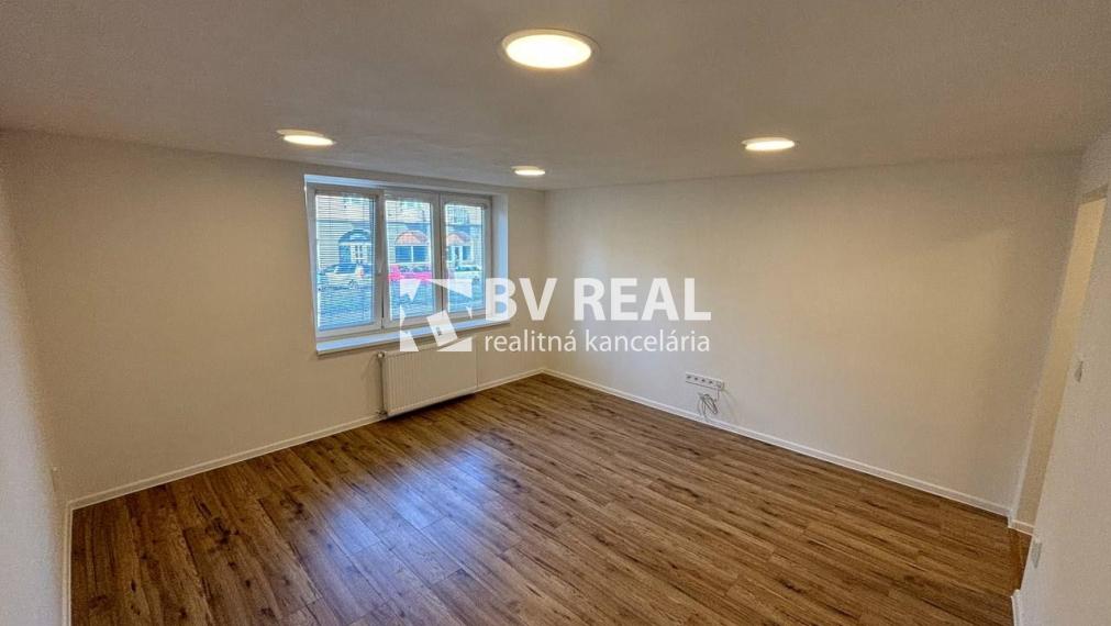 BV REAL Na prenájom 2 izbový byt Handlová FM2177