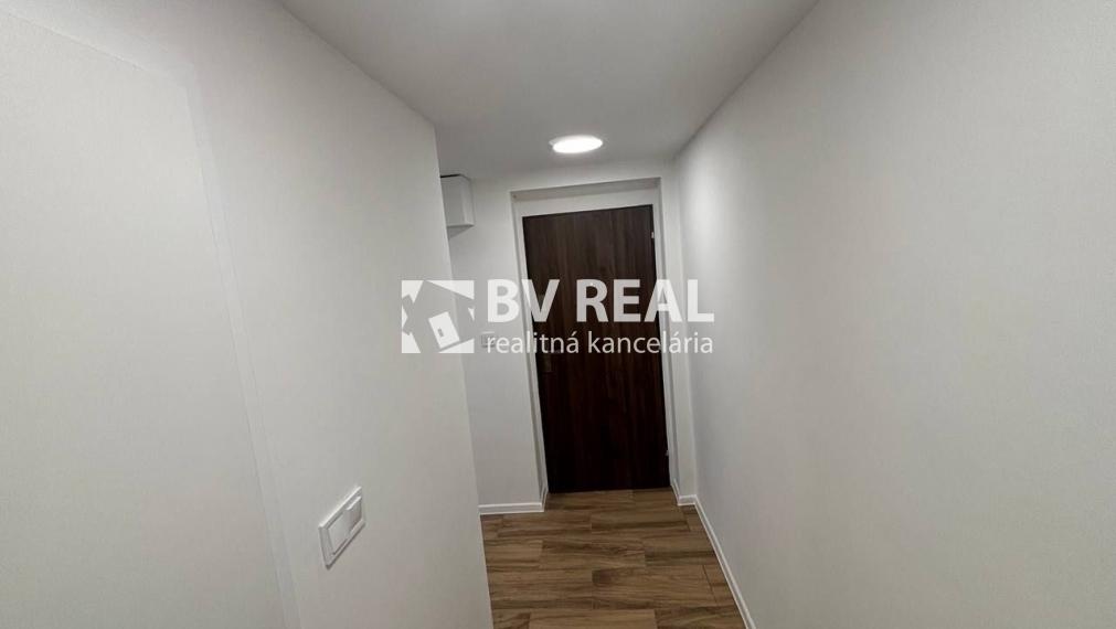 BV REAL Na prenájom 2 izbový byt Handlová FM2177
