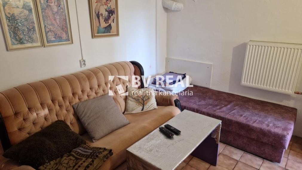 BV REAL Na prenájom byt v rodinnom dome Prievidza FM2228