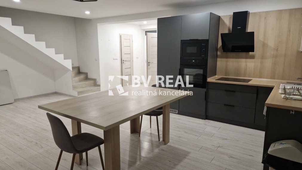 BV REAL Na prenájom rodinný dom v meste Bojnice FM1995