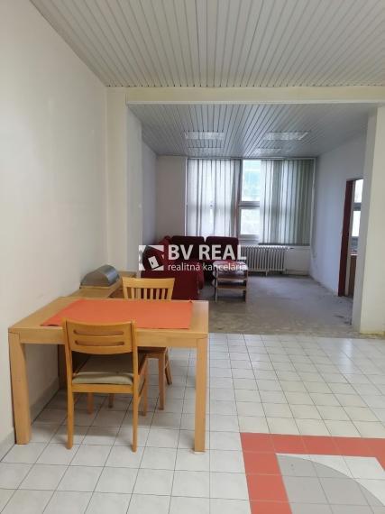 BV REAL na prenájom 4 izbový apartmán Žiar nad Hronom FM2093