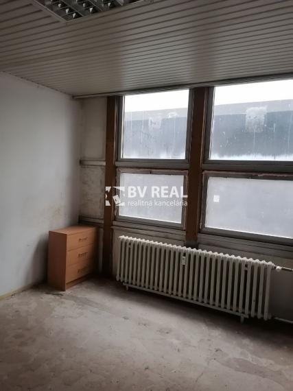BV REAL na predaj 4 izbový apartmán Žiar nad Hronom FM7375