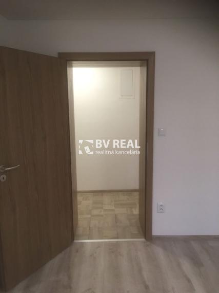 BV REAL Na prenájom 2 izbový byt Handlová FM2380