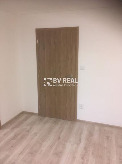 BV REAL Na prenájom 2 izbový byt Handlová FM2380
