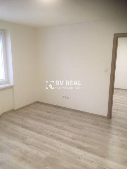 BV REAL Na predaj 2 izbový byt Handlová FM2381