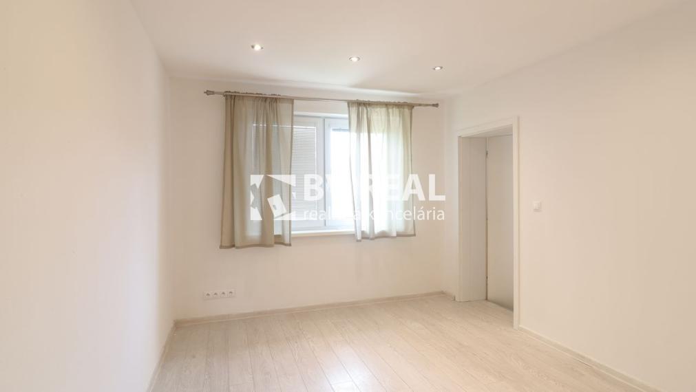 BV REAL na predaj 4 izbový rodinný dom Bojnice Dubnica BV5008