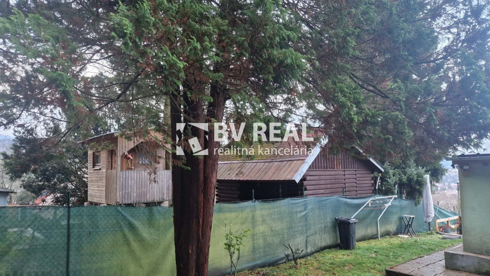 BV REAL chata so záhradou Handlová FM2369