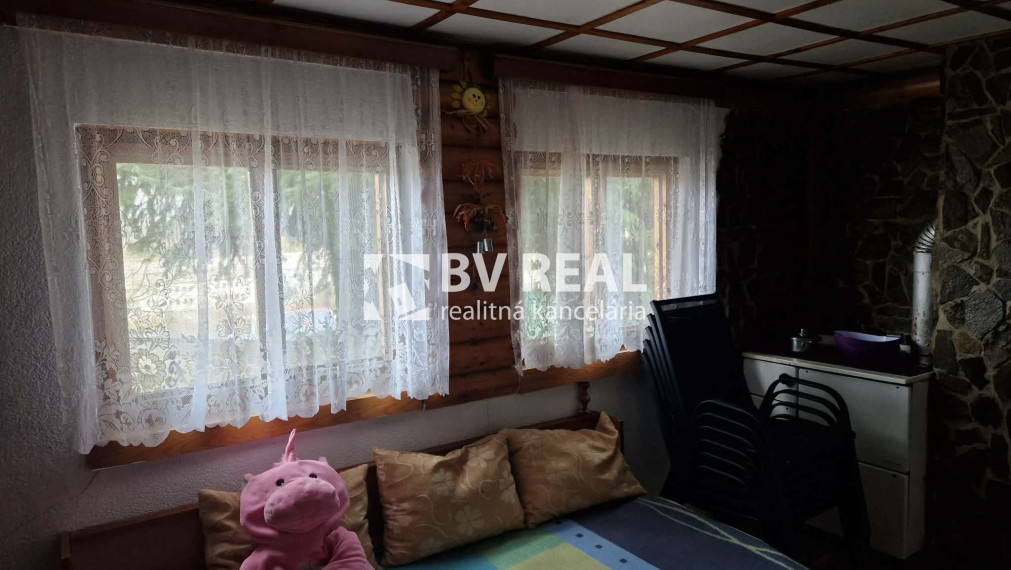 BV REAL chata so záhradou Handlová FM2369