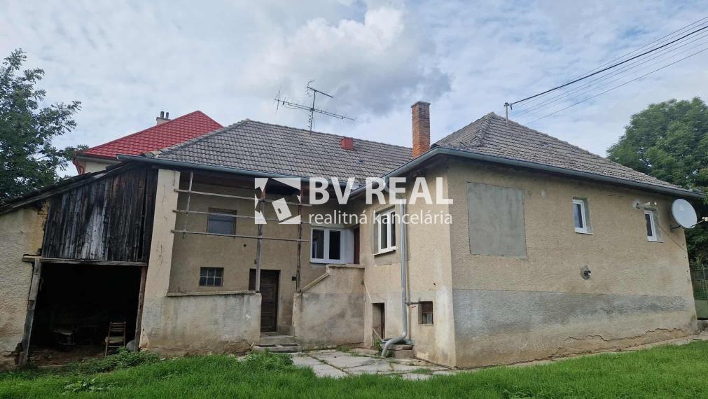 BV REAL Na predaj rodinný dom Prašice okres Topoľčany FM1959