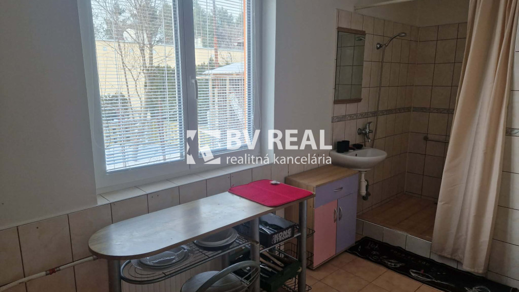 BV REAL Na prenájom byt v rodinnom dome Prievidza FM2228