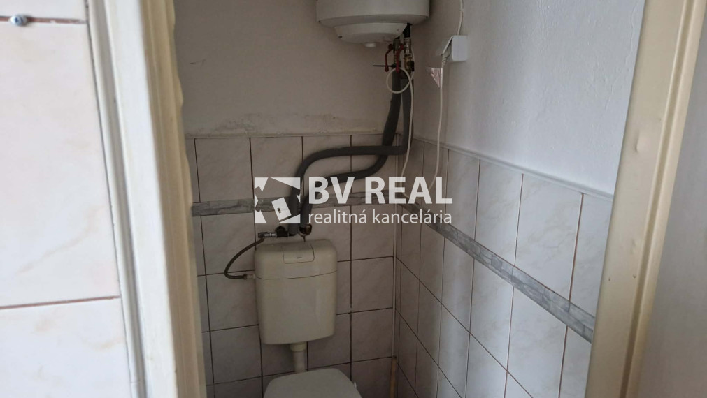 BV REAL Na prenájom byt v rodinnom dome Prievidza FM2228