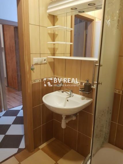 BV REAL Na prenájom 1 a pol izbový byt Bojnice FM1846