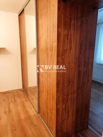BV REAL Na prenájom 1 a pol izbový byt Bojnice FM1846