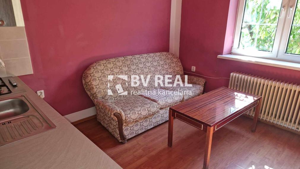 BV REAL Na prenájom 2 izbový byt v rodinnom dome Prievidza FM2086