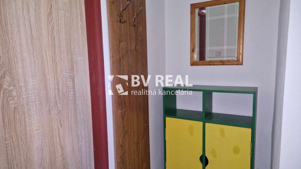 BV REAL Na prenájom 2 izbový byt v rodinnom dome Prievidza FM2086