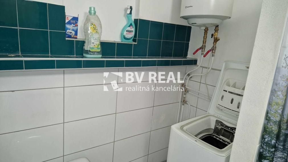 BV REAL Na prenájom 2 izbový byt v rodinnom dome Prievidza FM2086