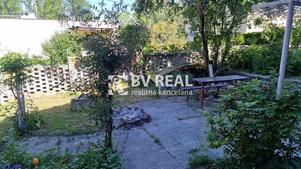 BV REAL Na prenájom 2 izbový byt v rodinnom dome Prievidza FM2086