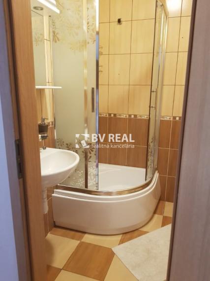 BV REAL Na predaj 1 a pol izbový byt Bojnice FM2388