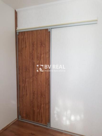 BV REAL Na predaj 1 a pol izbový byt Bojnice FM2388