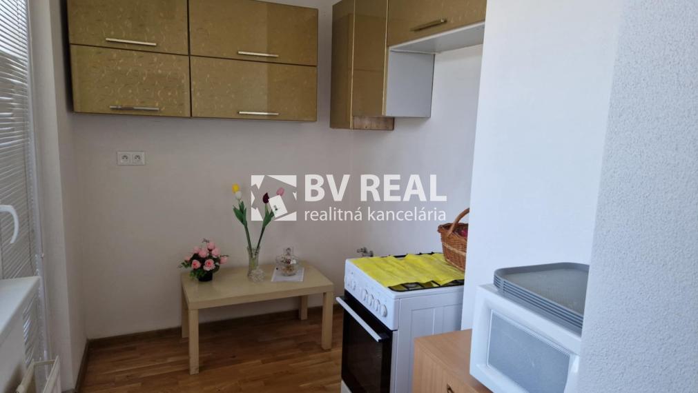 BV REAL na predaj prerobený 2 izbový byt Handlová FM2142