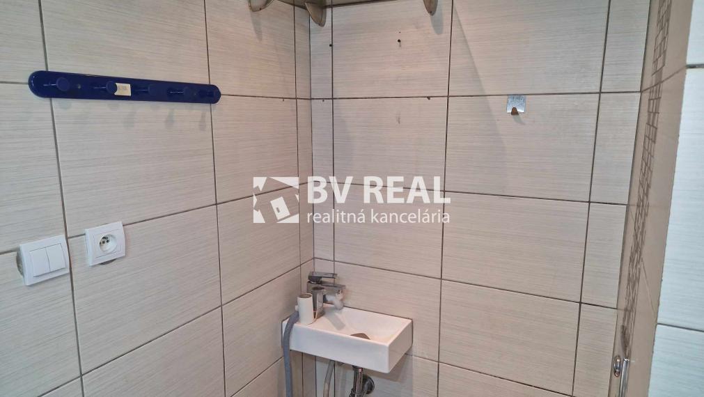 BV REAL Na predaj 1 izbový byt Prievidza FM2389