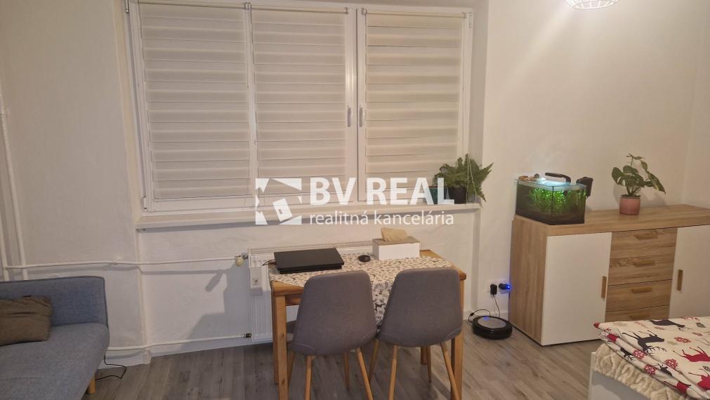 BV REAL Na predaj 1 izbový byt obec Janova Lehota FM2390