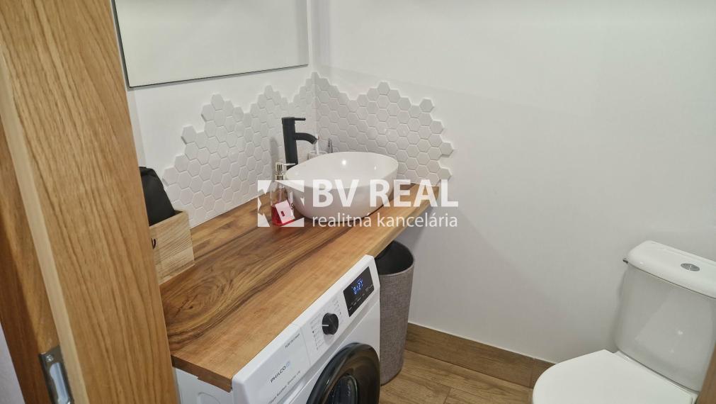 BV REAL Na predaj 1 izbový byt obec Janova Lehota FM2390