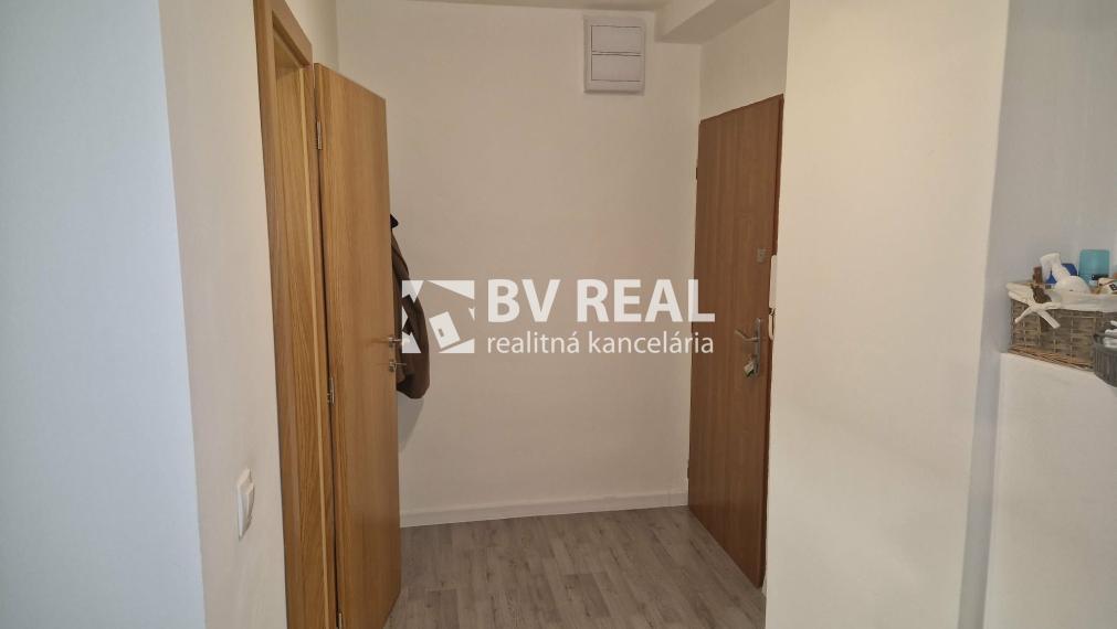 BV REAL Na predaj 1 izbový byt obec Janova Lehota FM2390