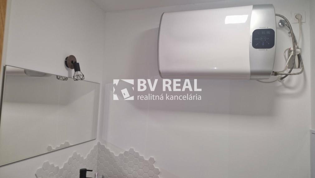 BV REAL Na predaj 1 izbový byt obec Janova Lehota FM2390