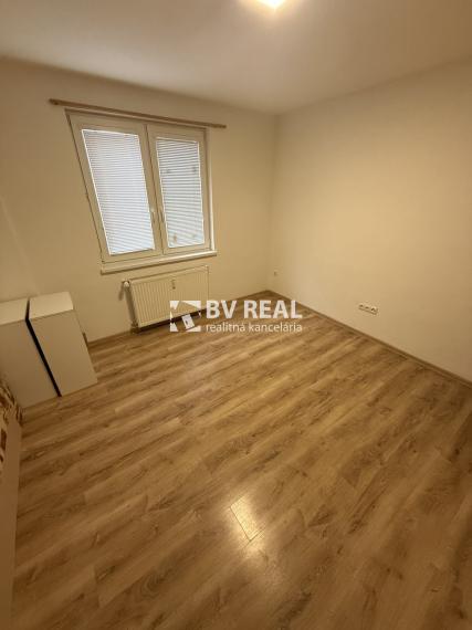 BV REAL Na prenájom 3 izbový byt Handlová FM2392